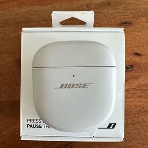 Bose QuietComfort Ultra Earbuds Gen 2 Smoke White